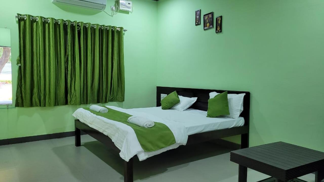 Hotel Happy Holiday Alibaug Alībāg Exterior foto